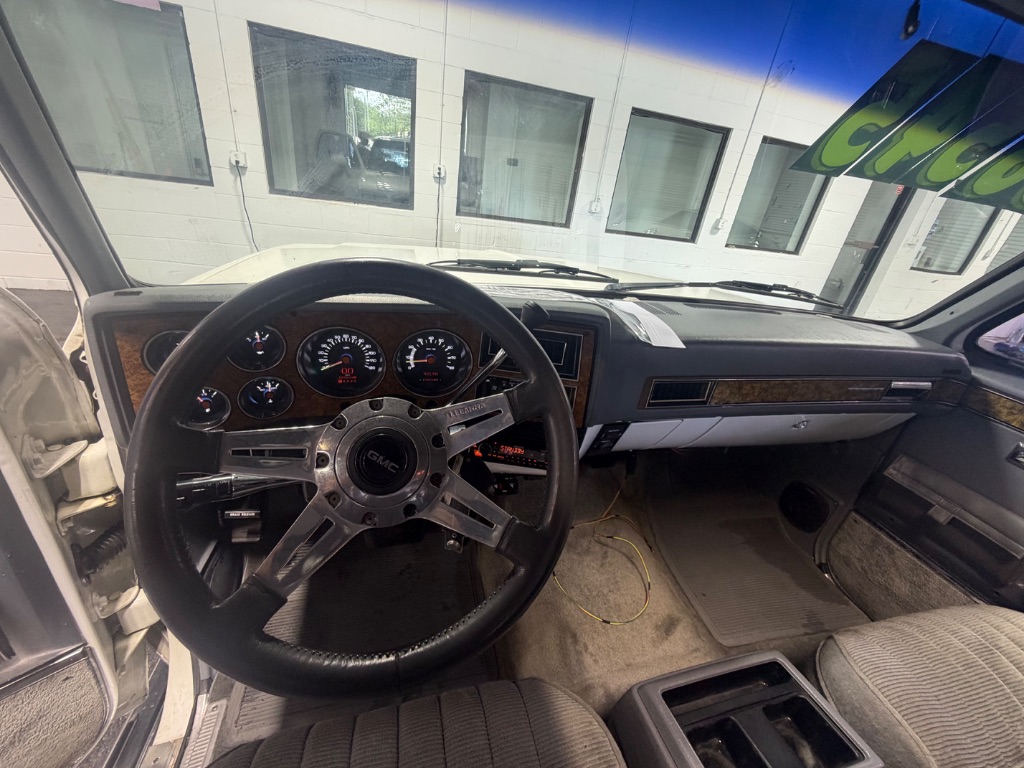 1990 GMC Suburban - $40,000