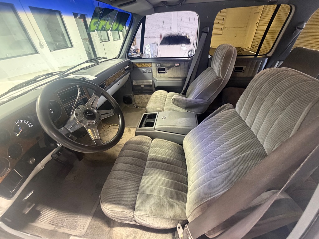 1990 GMC Suburban - $40,000