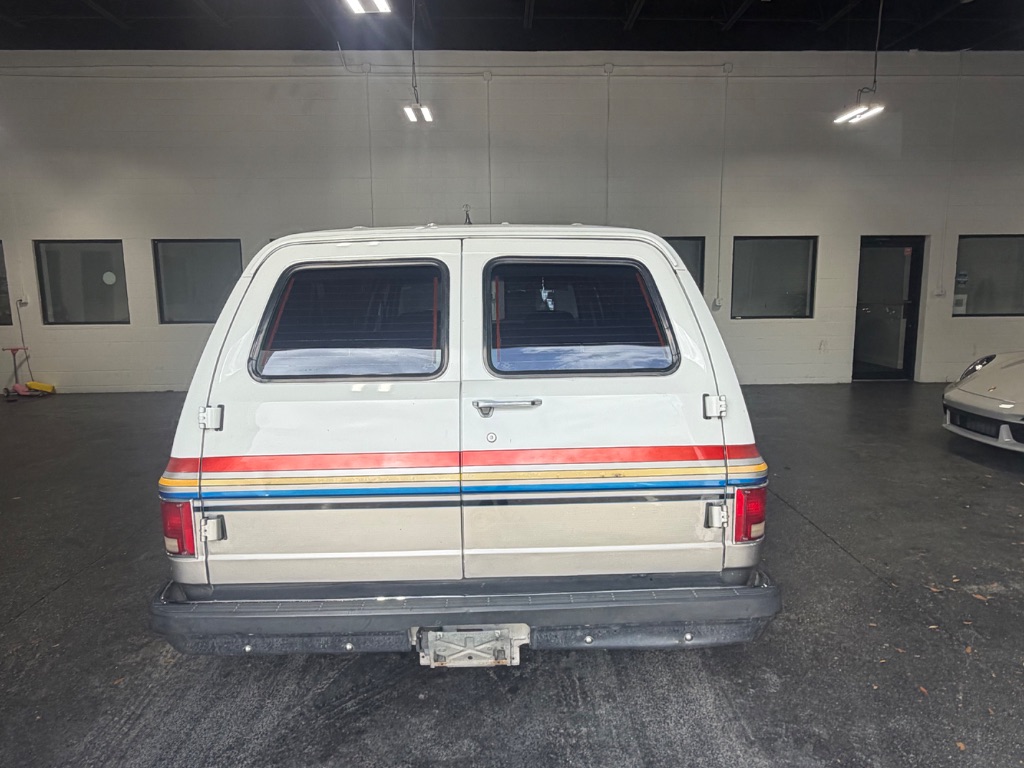 1990 GMC Suburban - $40,000