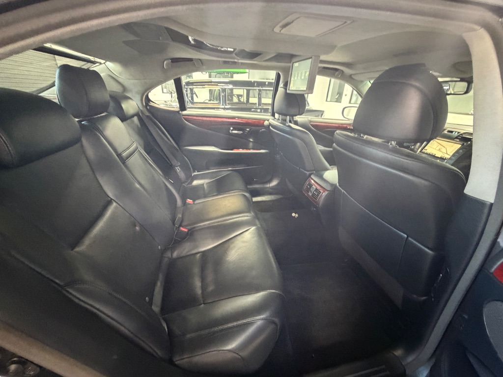 2008 Lexus LS - $8,500