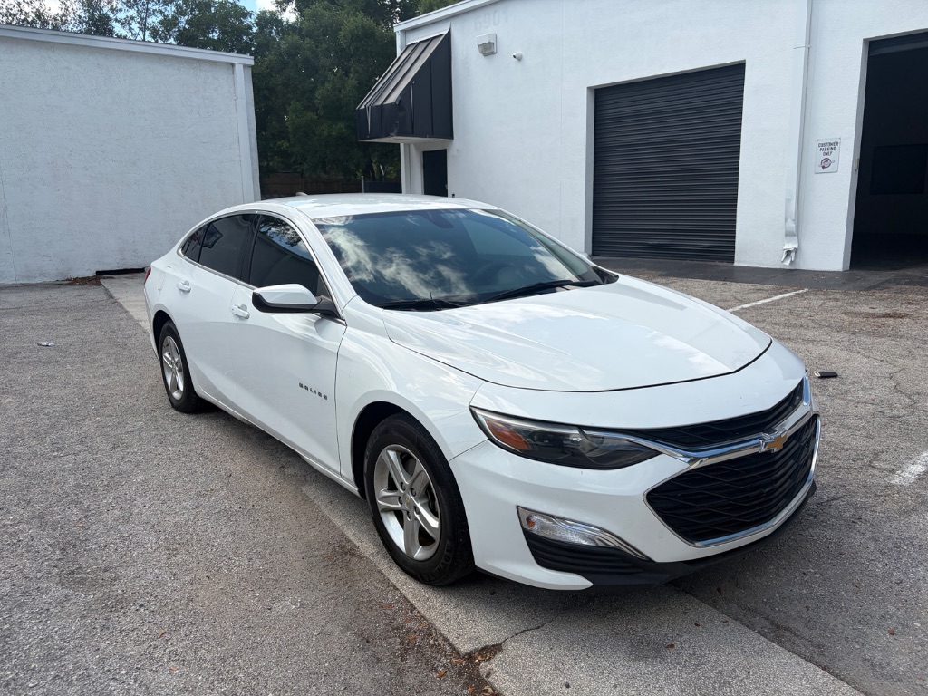 2021 Chevrolet Malibu - $10,999