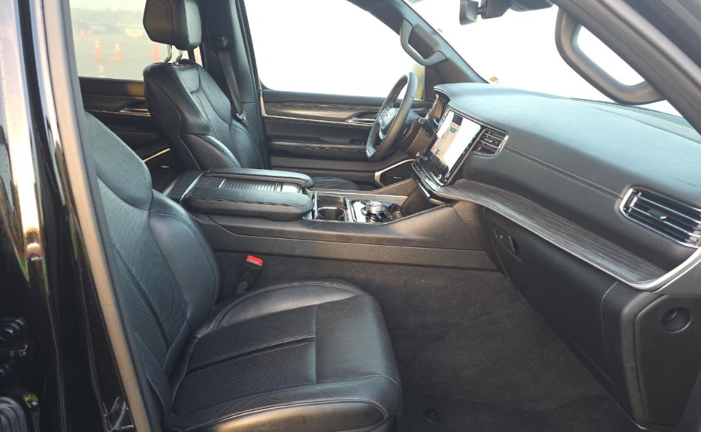 2024 Jeep Wagoneer L - $39,999