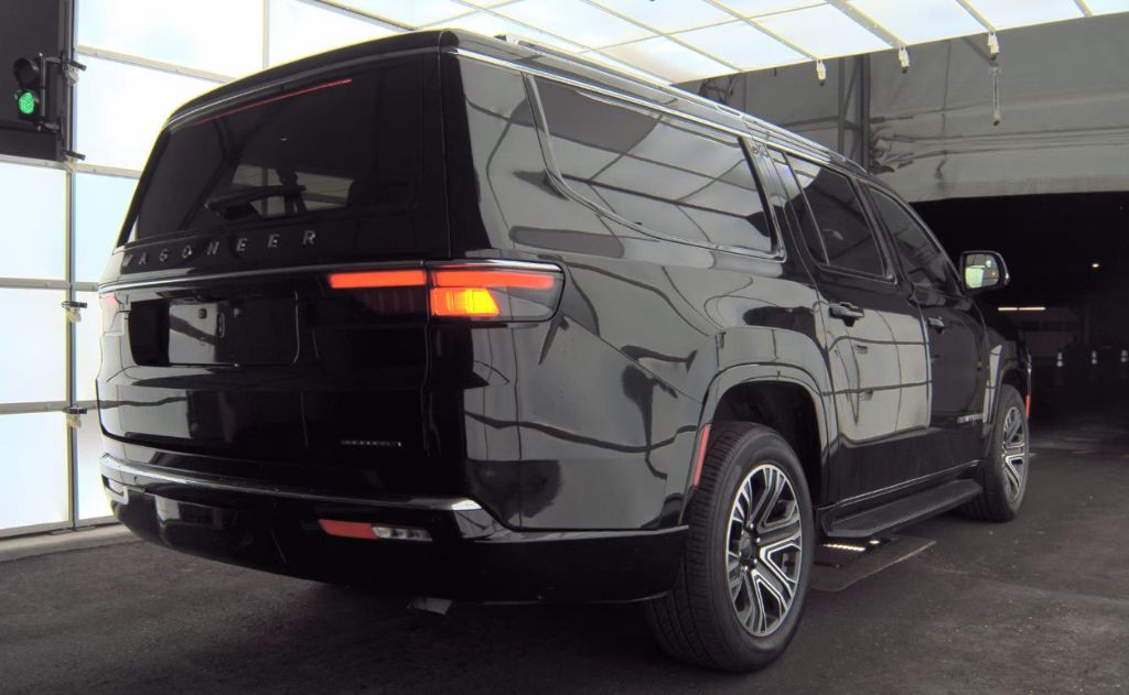 2024 Jeep Wagoneer L - $39,999