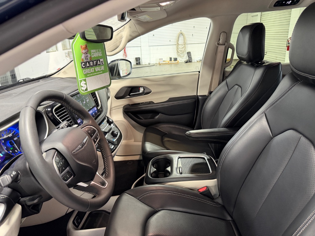2023 Chrysler Pacifica - $28,999
