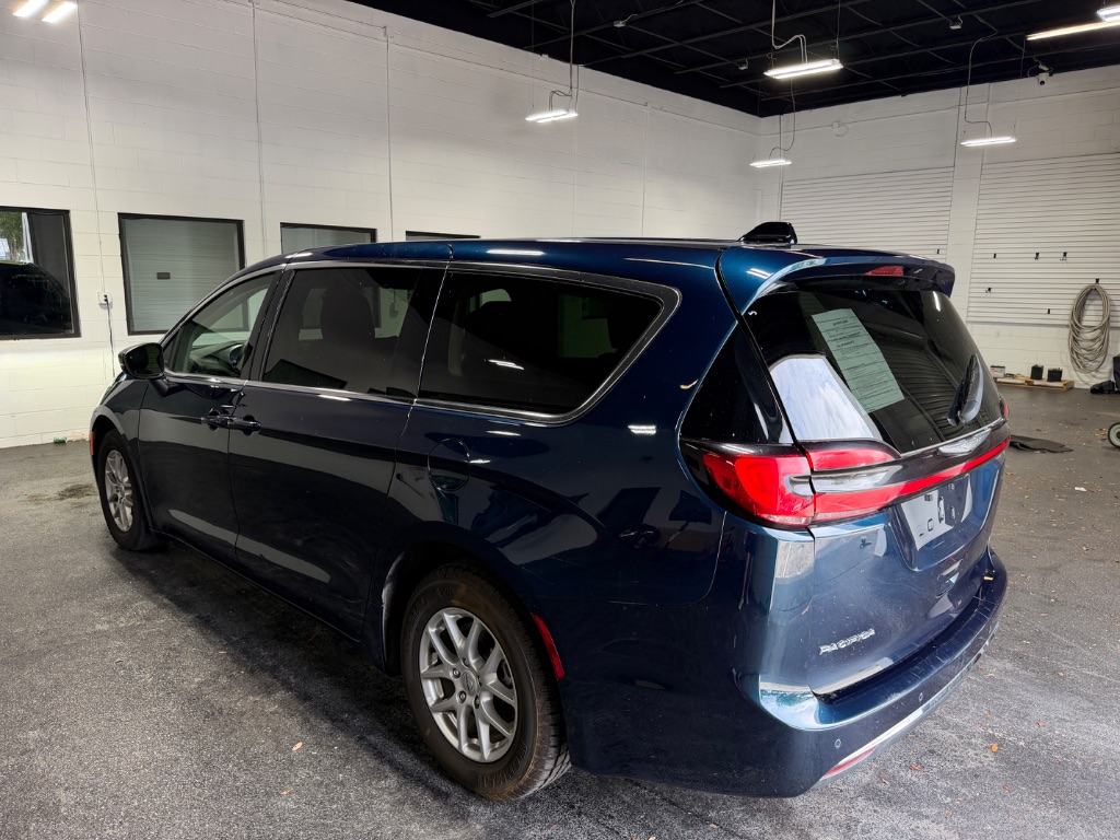 2023 Chrysler Pacifica - $28,999