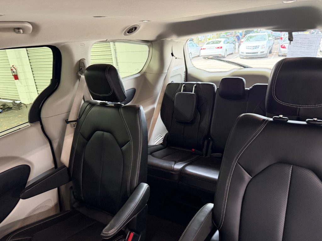 2023 Chrysler Pacifica - $28,999