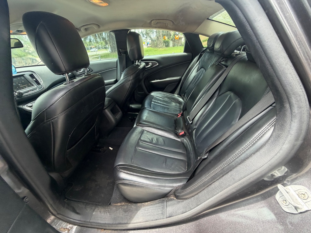 2017 Chrysler 200 - $9,999