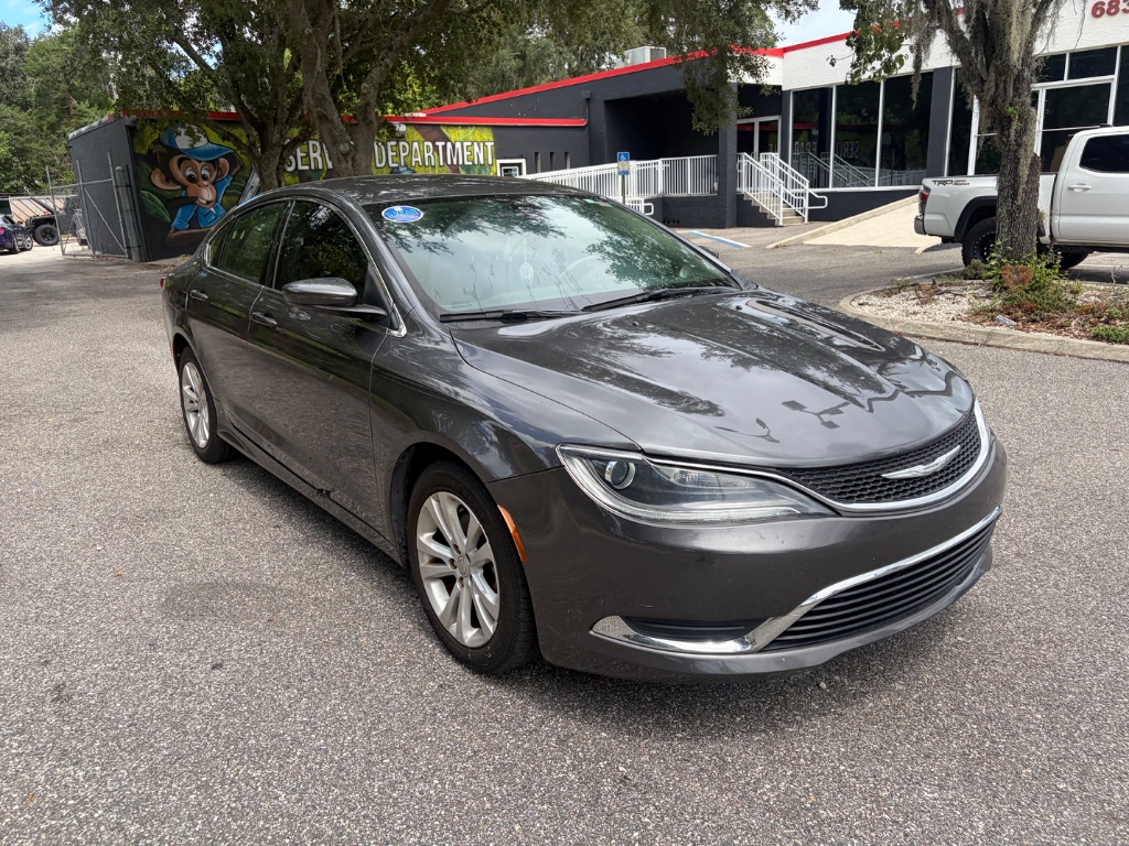 2017 Chrysler 200 - $9,999
