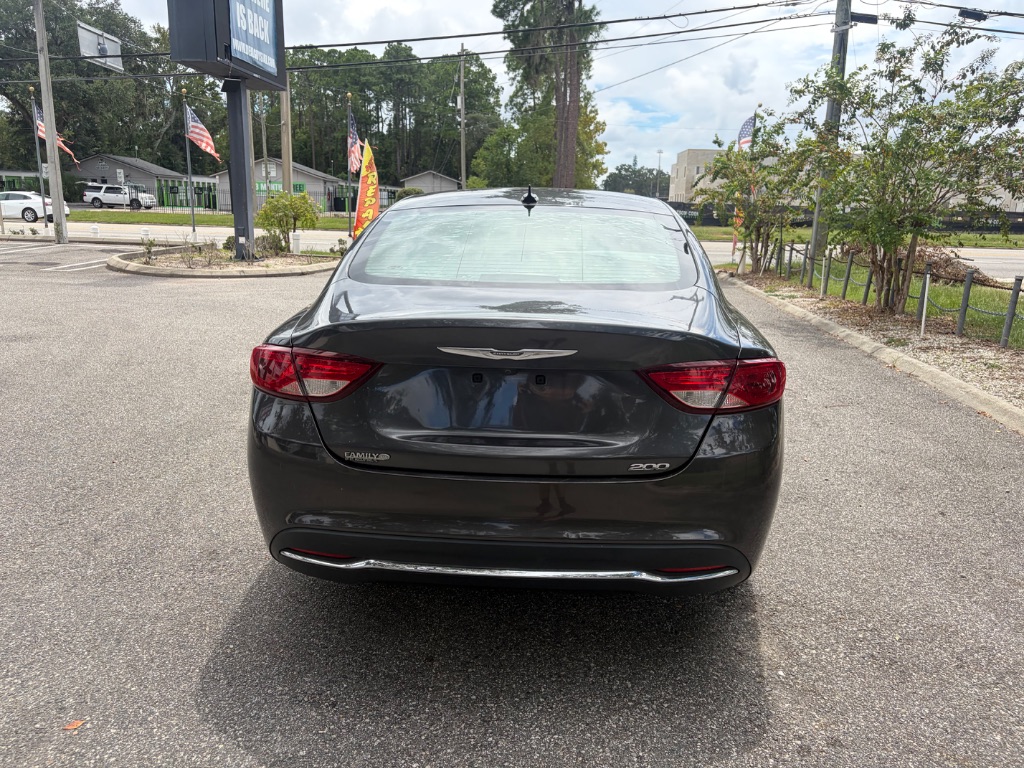 2017 Chrysler 200 - $9,999