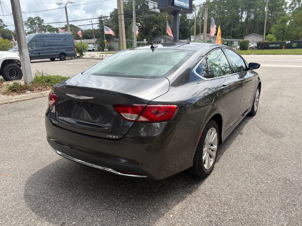 2017 Chrysler 200 - $9,999