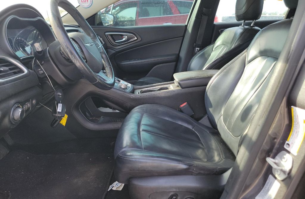 2017 Chrysler 200 - $9,999