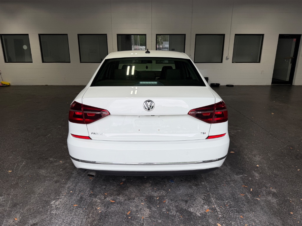 2019 Volkswagen Passat - $11,999