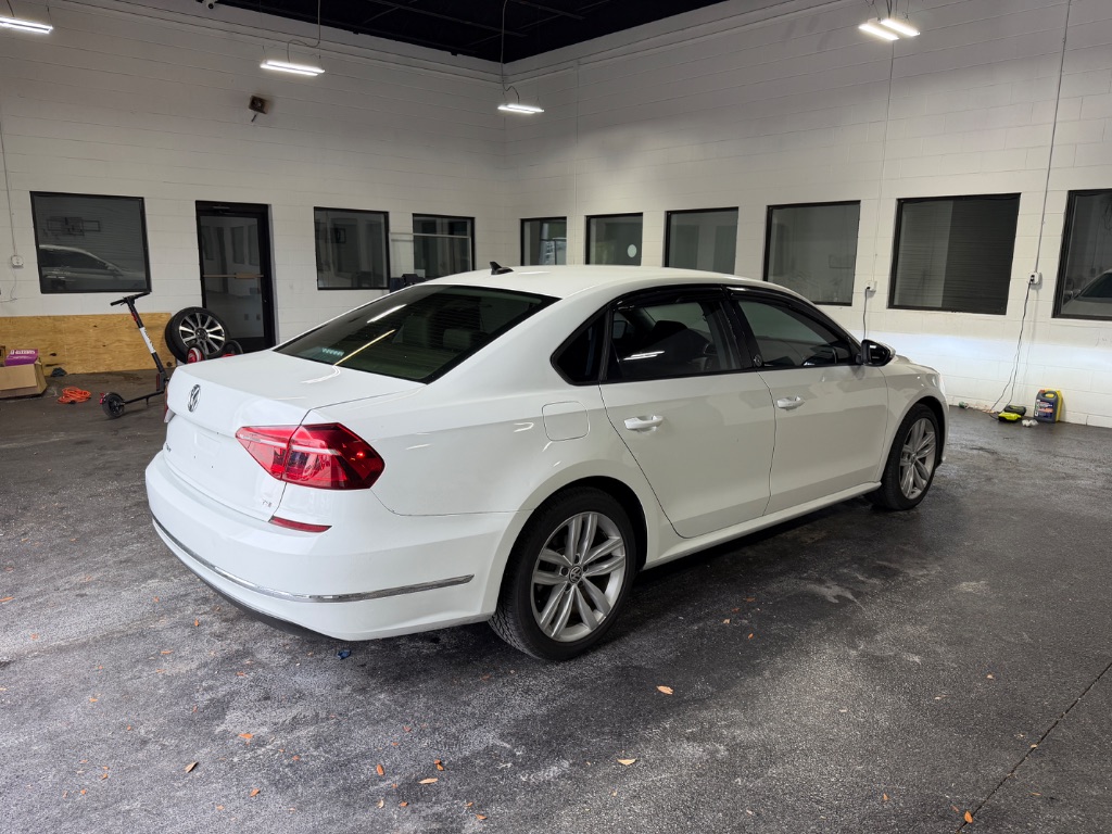2019 Volkswagen Passat - $11,999