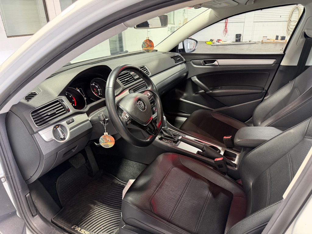 2019 Volkswagen Passat - $11,999