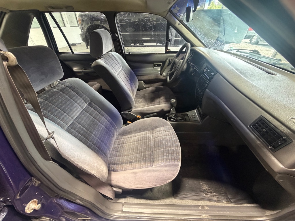 1997 Volkswagen Santana - $14,999