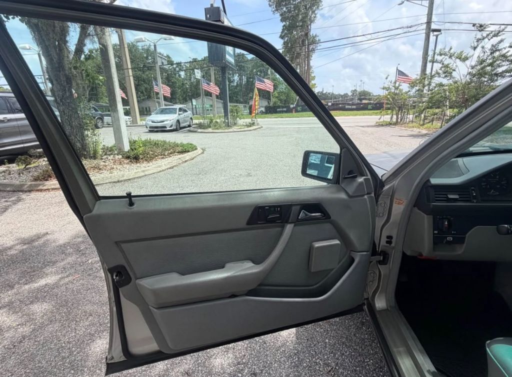 1987 Mercedes-Benz 300 - $10,999