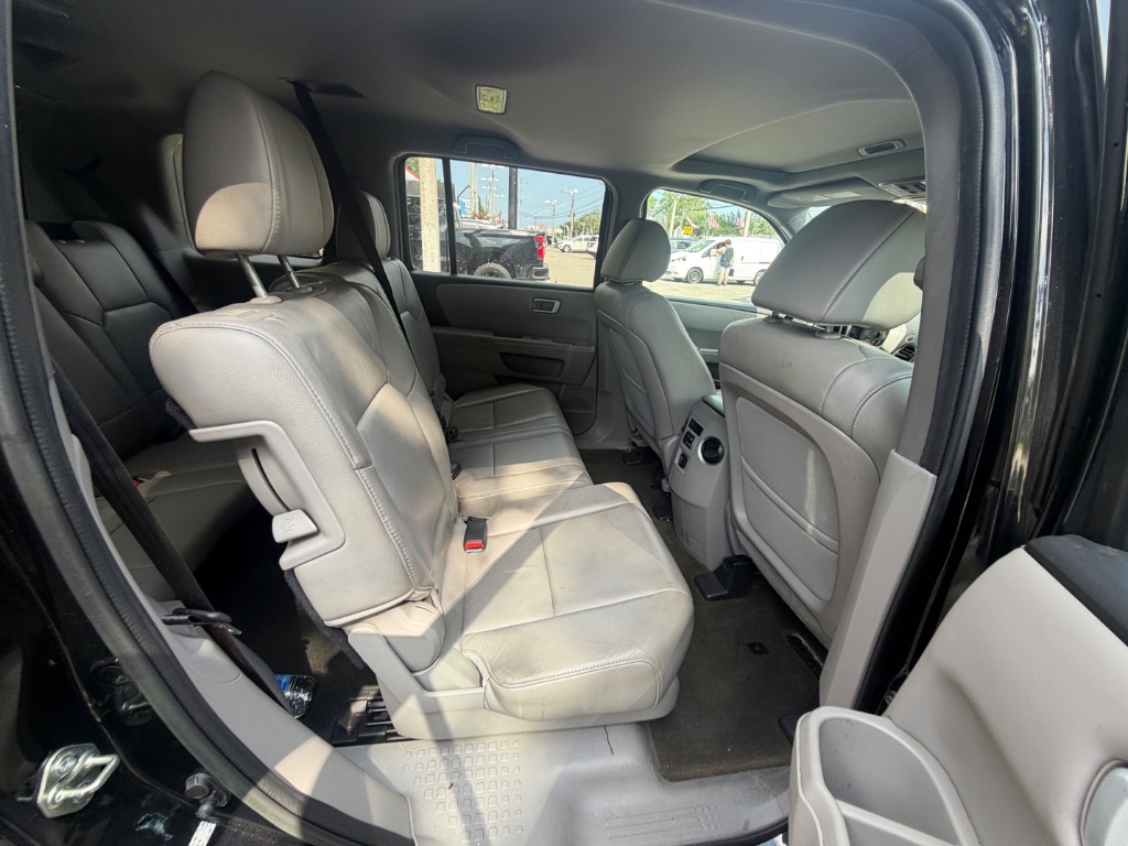 2015 Honda Pilot - $13,999