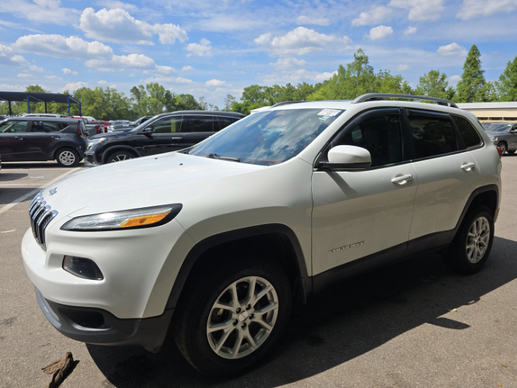 2017 Jeep Cherokee - $10,999