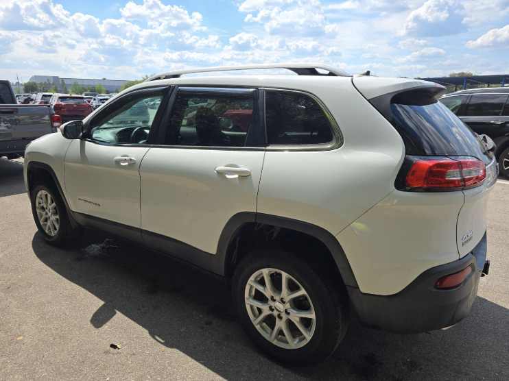 2017 Jeep Cherokee - $10,999