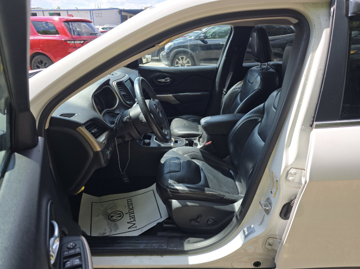 2017 Jeep Cherokee - $10,999
