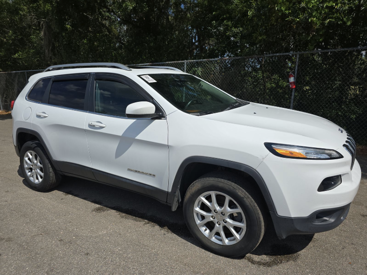 2017 Jeep Cherokee - $10,999