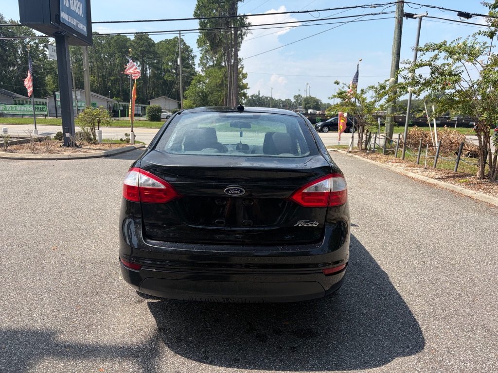 2014 Ford Fiesta - $9,999