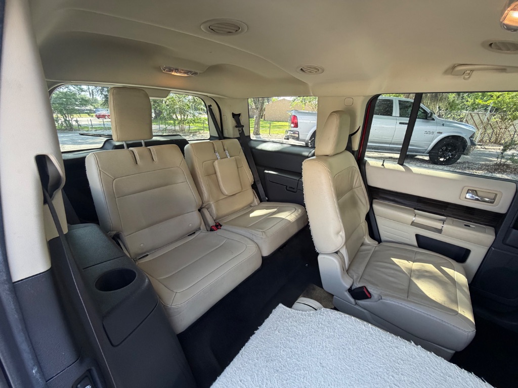 2016 Ford Flex - $10,999