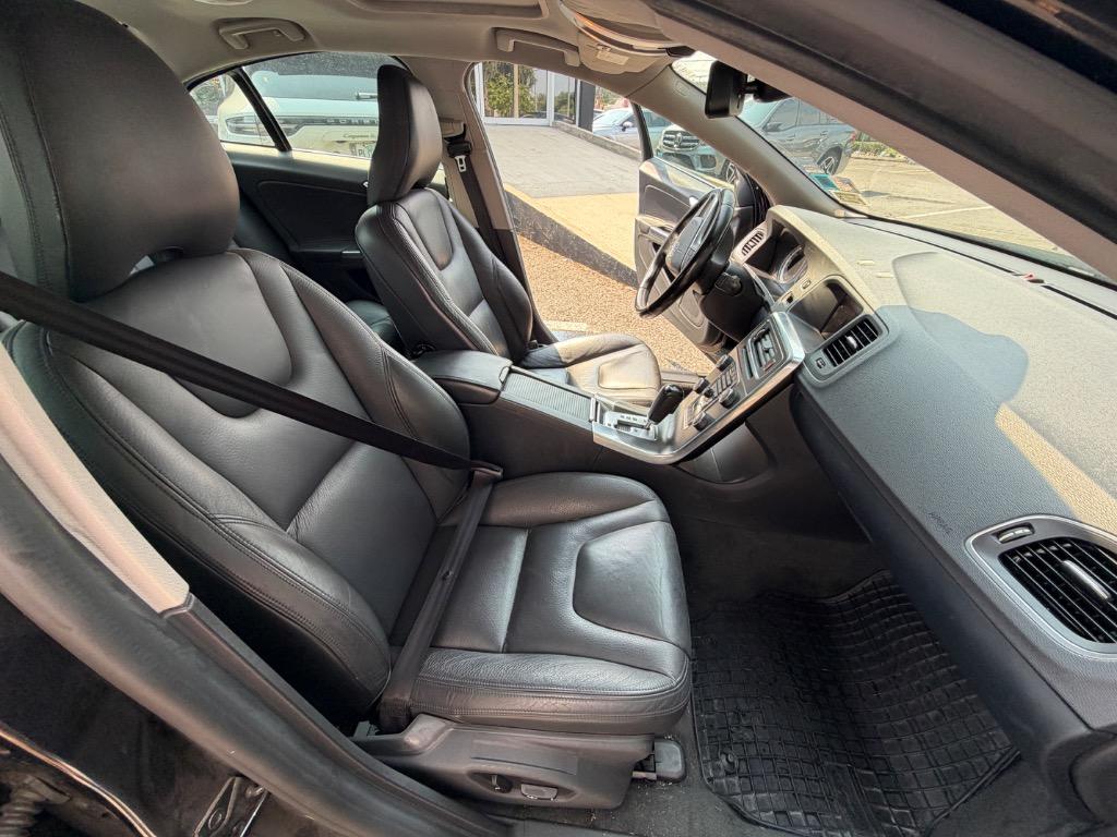 2011 Volvo S60 - $9,999