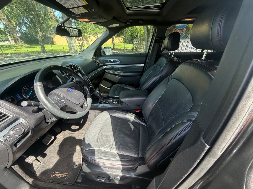 2017 Ford Explorer - $14,999