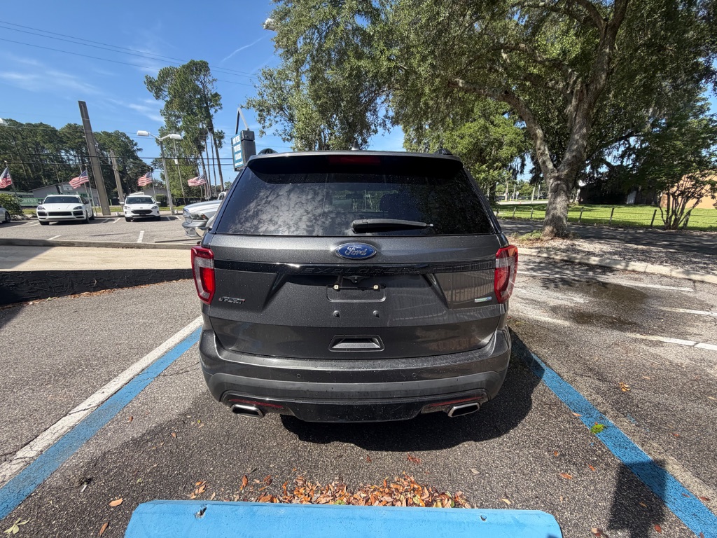 2017 Ford Explorer - $14,999