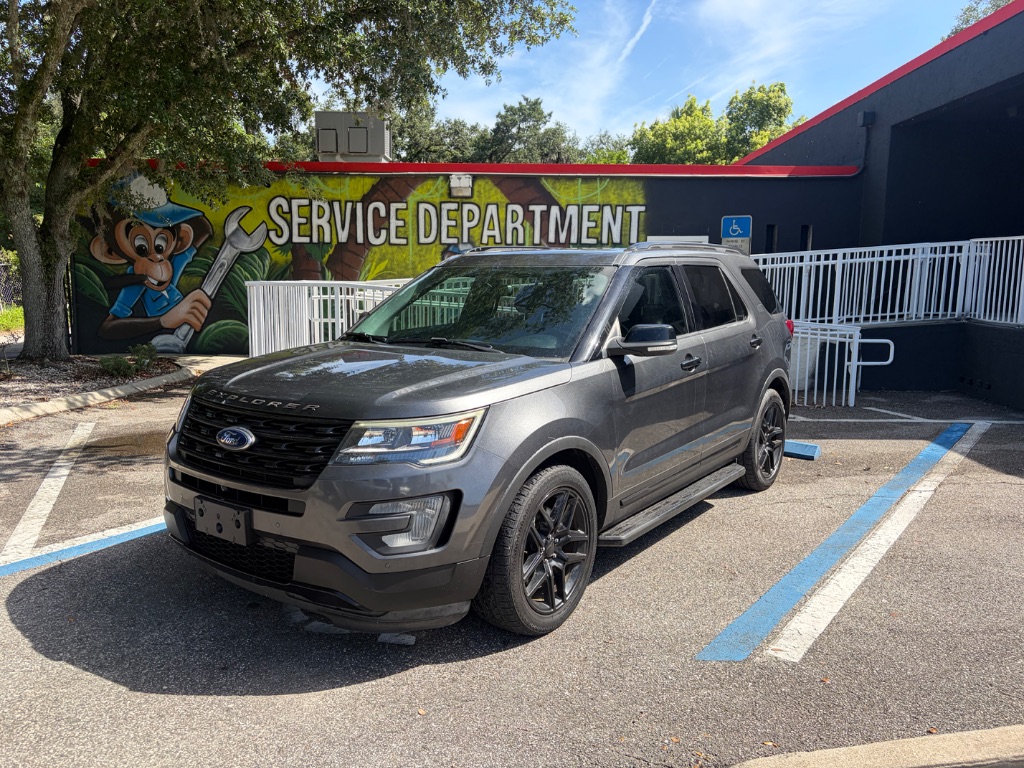 2017 Ford Explorer - $14,999