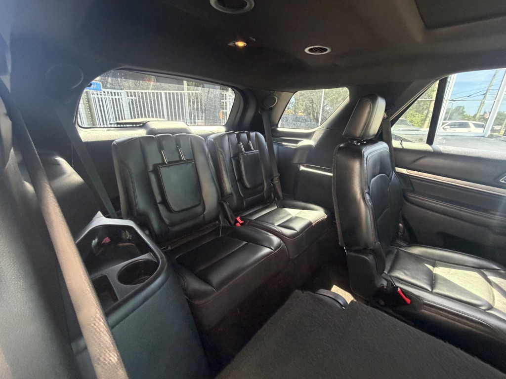 2017 Ford Explorer - $14,999