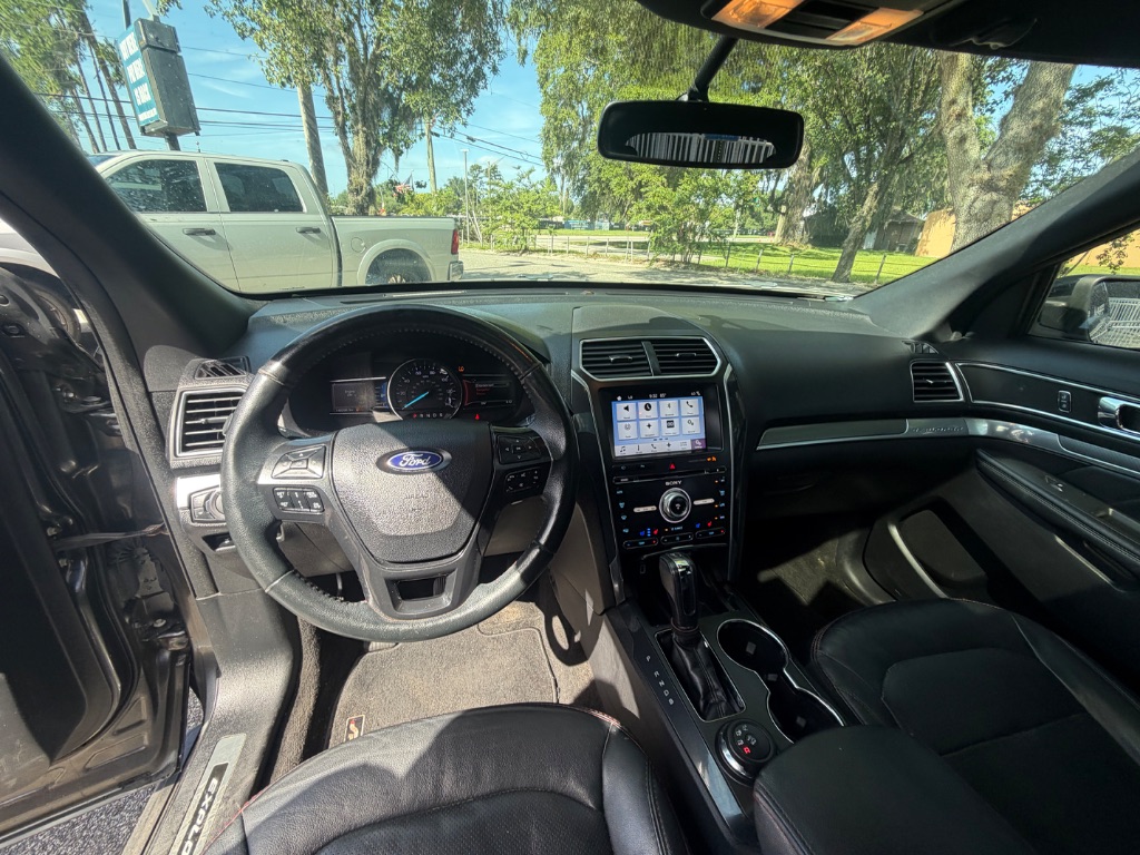 2017 Ford Explorer - $14,999
