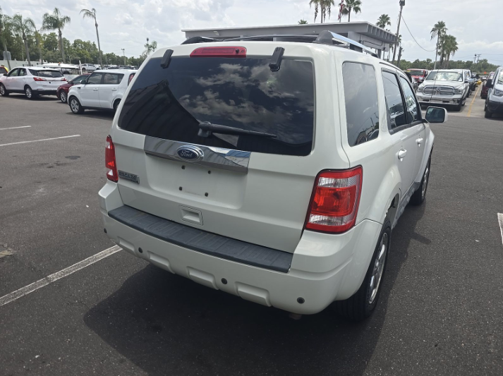 2009 Ford Escape - $7,999