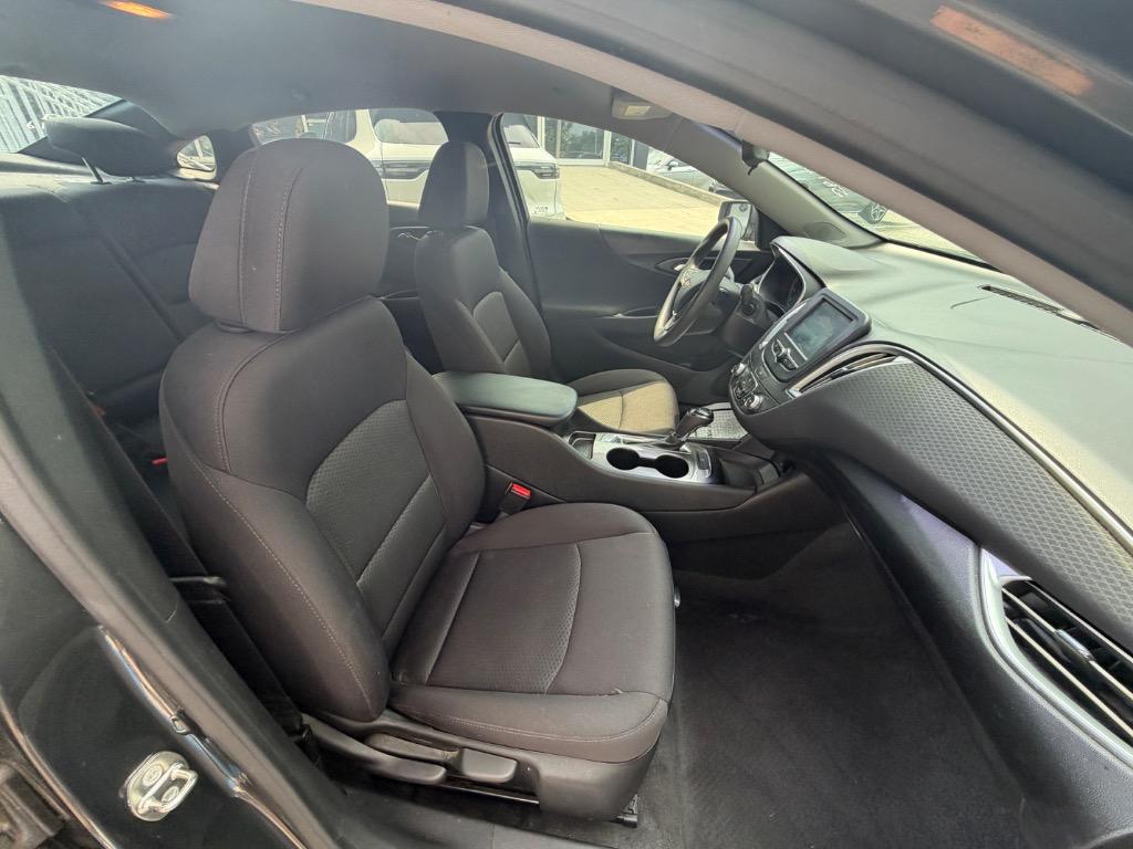 2018 Chevrolet Malibu - $12,999