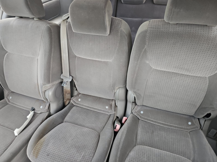 2006 Toyota Sienna - $9,999