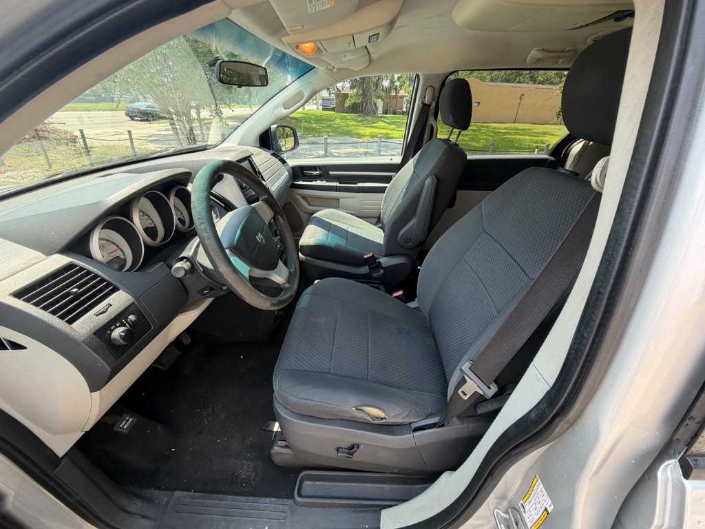 2010 Dodge Grand Caravan - $7,999