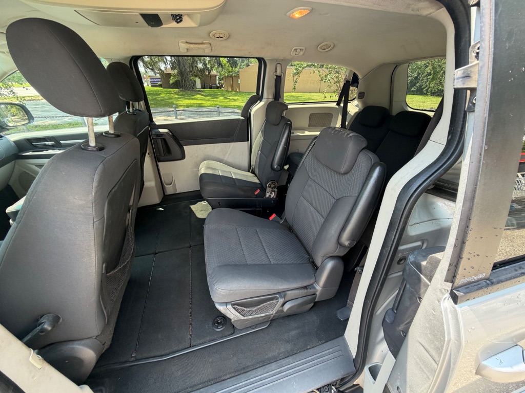2010 Dodge Grand Caravan - $7,999