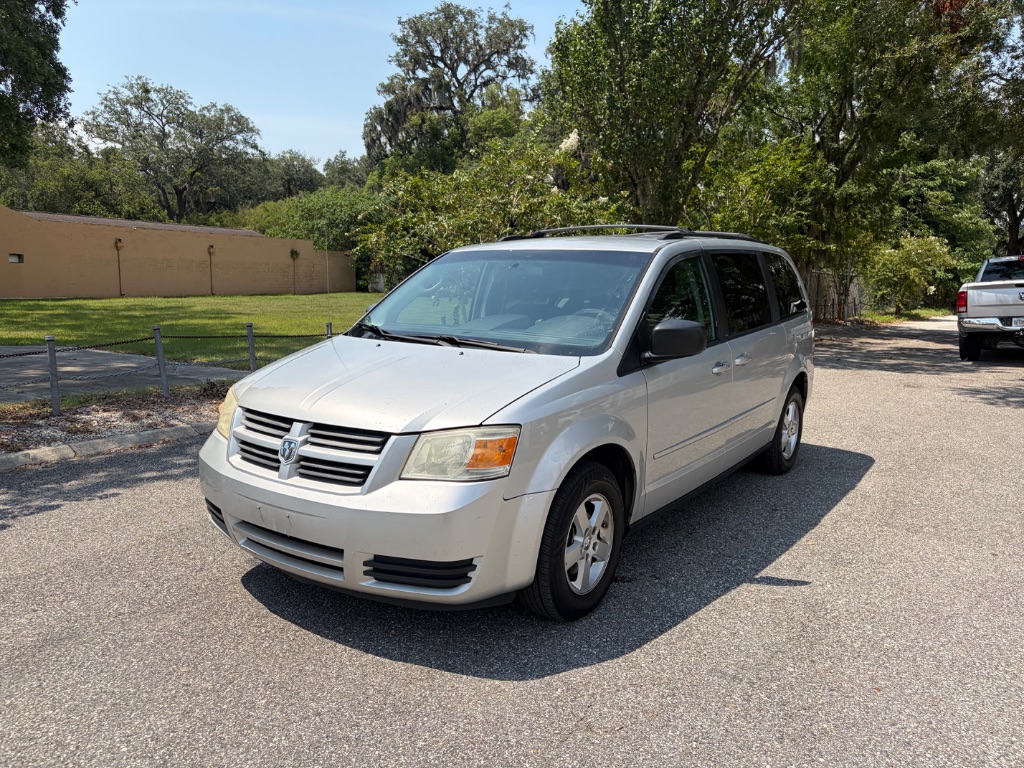 2010 Dodge Grand Caravan - $7,999