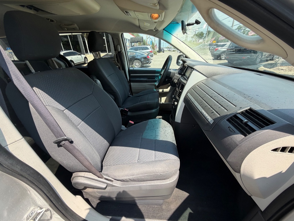 2010 Dodge Grand Caravan - $7,999