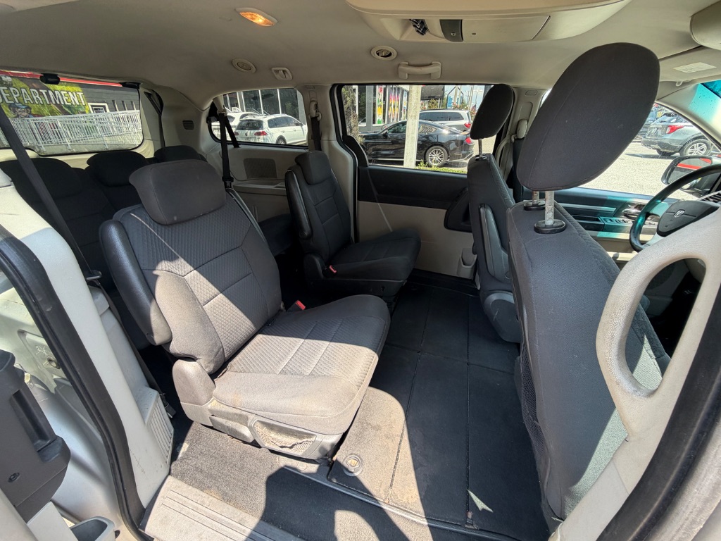 2010 Dodge Grand Caravan - $7,999