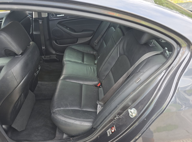 2015 Kia Cadenza - $10,999