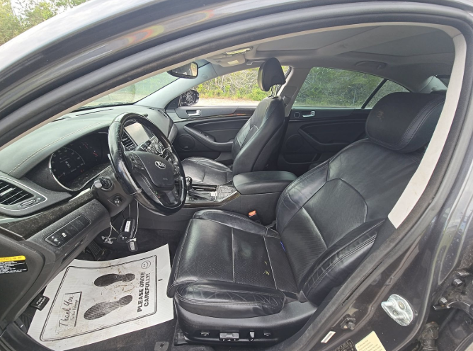 2015 Kia Cadenza - $10,999