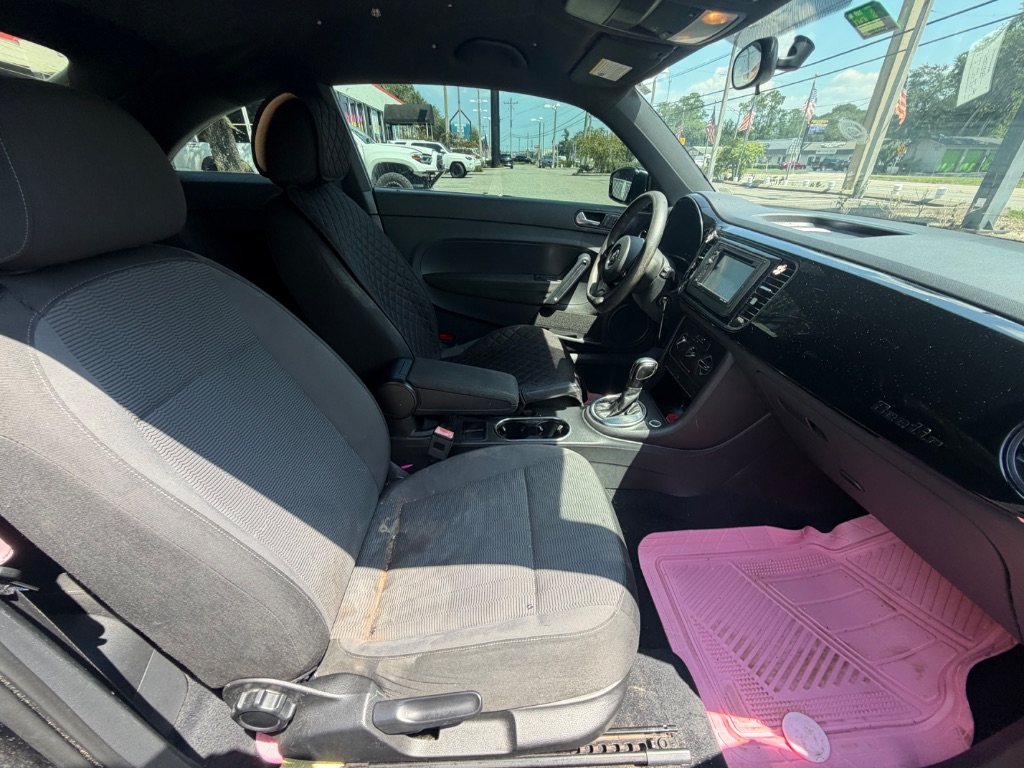 2014 Volkswagen Beetle - $10,999