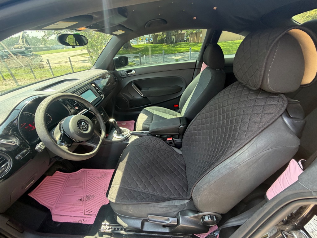 2014 Volkswagen Beetle - $10,999