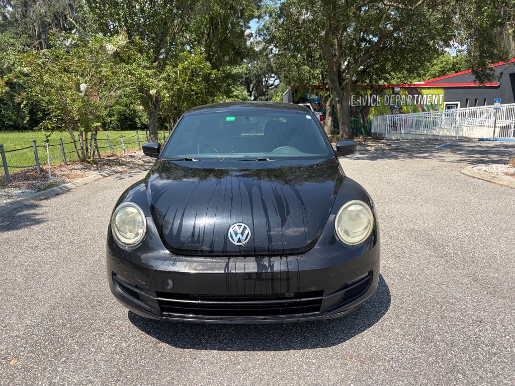2014 Volkswagen Beetle - $10,999