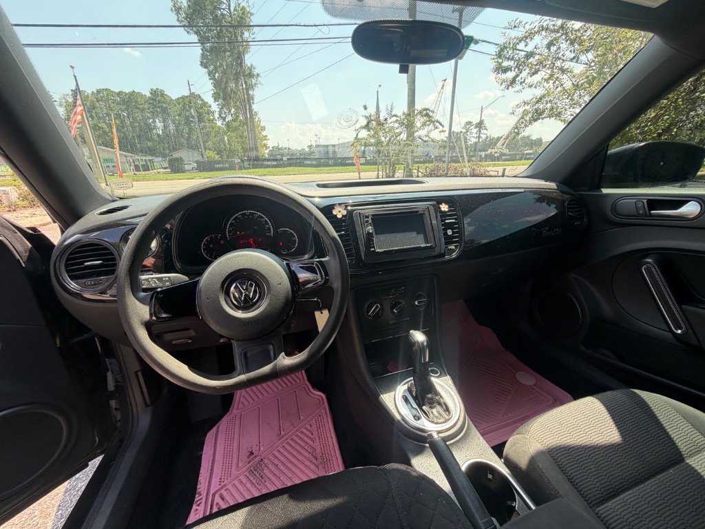 2014 Volkswagen Beetle - $10,999