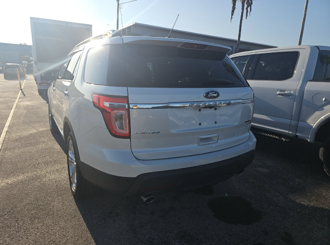 2014 Ford Explorer - $15,999