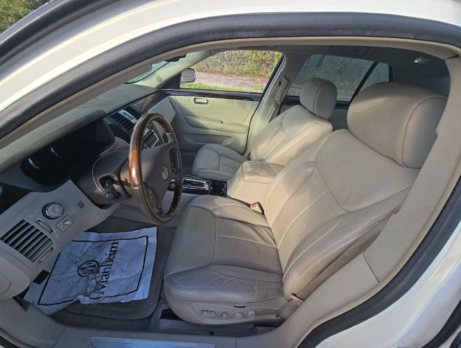 2006 Cadillac DTS - $10,999