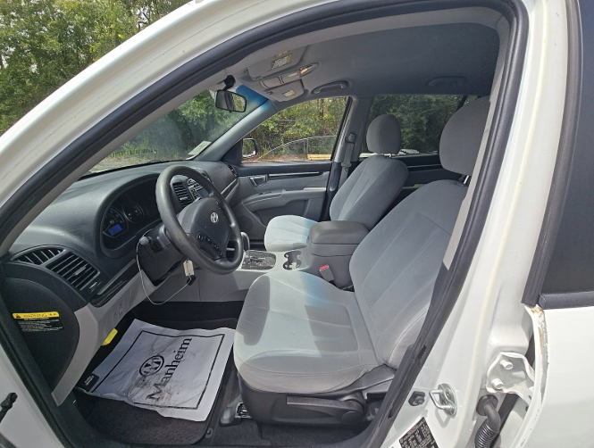 2009 Hyundai Santa Fe - $7,999